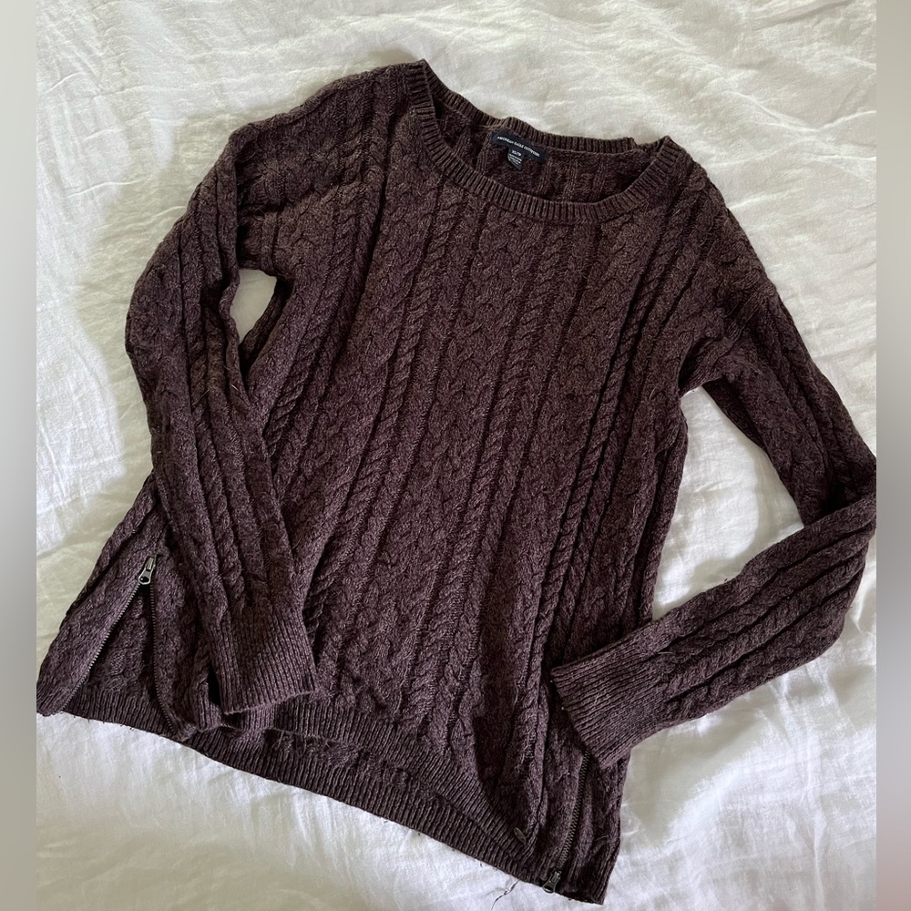 Cozy American eagle sweater